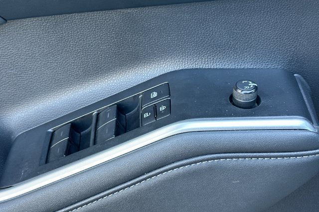 Used 2023 Toyota Highlander XSE AWD/4WD image 14