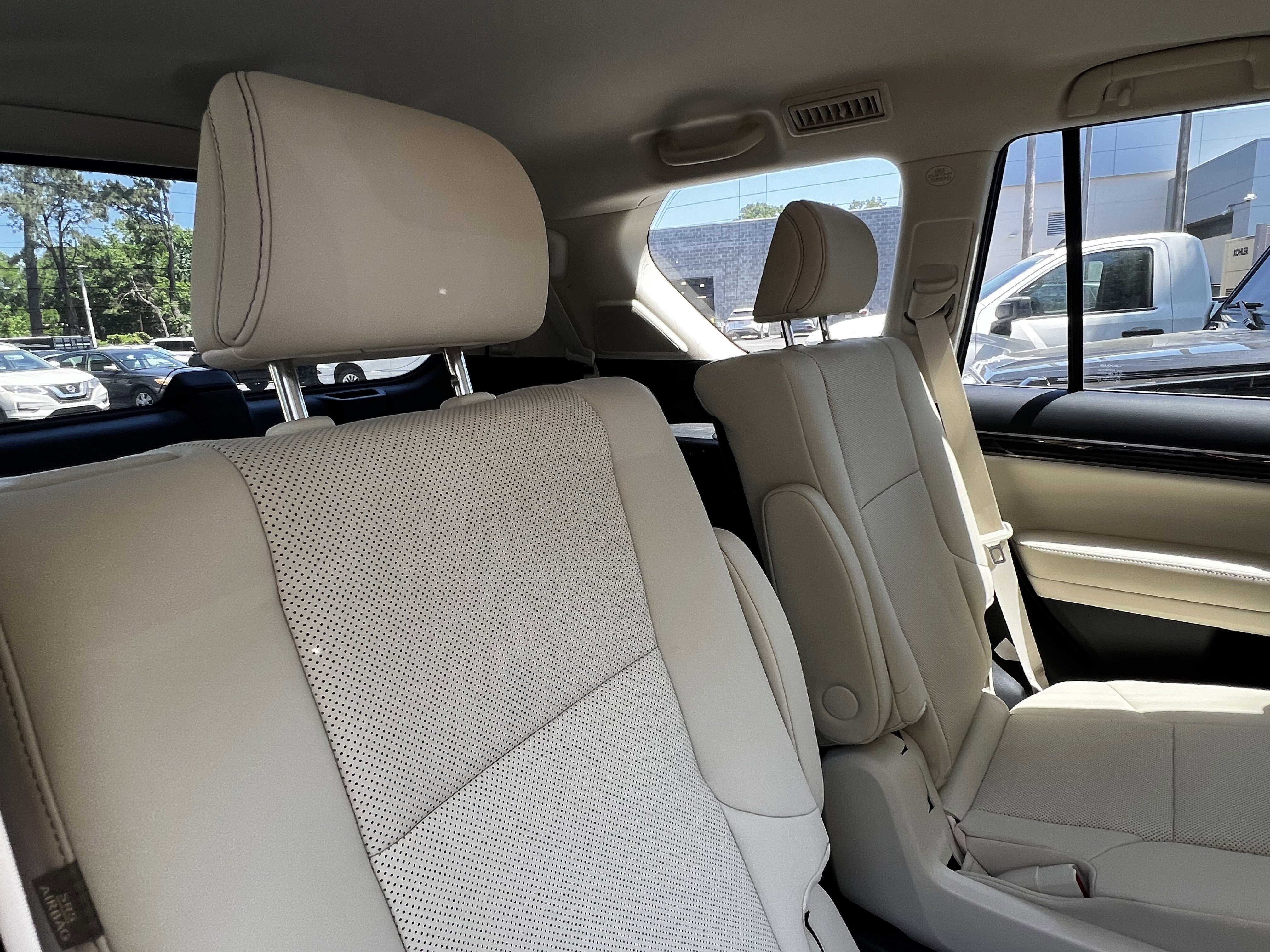 Used 2023 Lexus GX 460 Premium w/ Accessory Package image 44