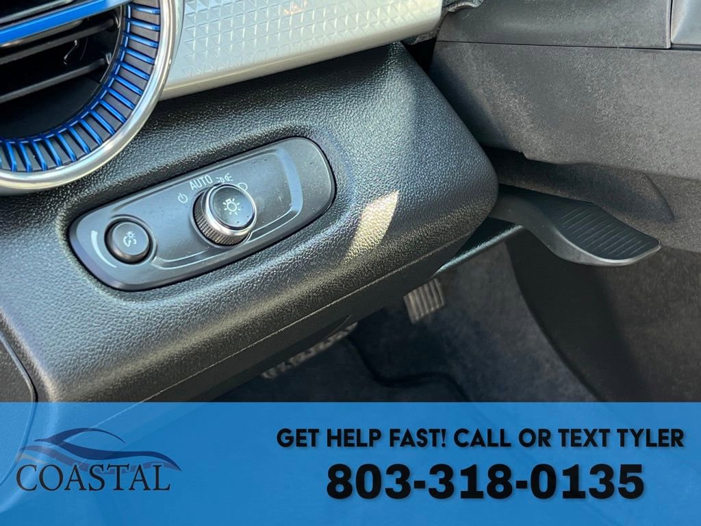 Used 2025 Chevrolet Trax LT image 8