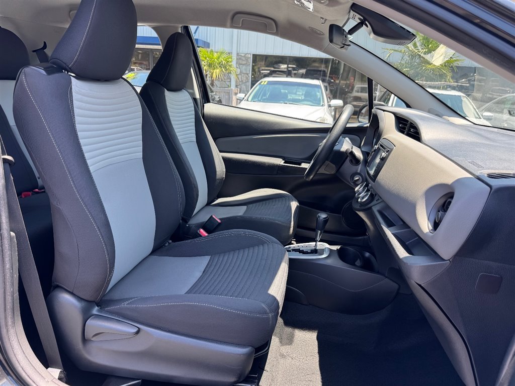 Used 2018 Toyota Yaris L FWD image 17