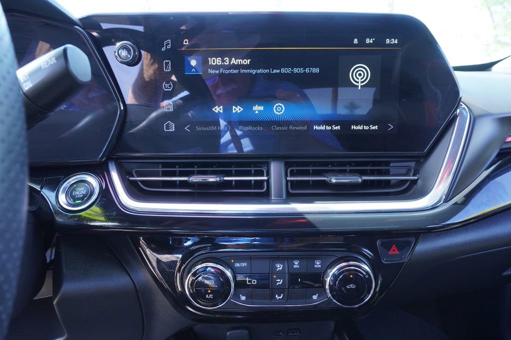 Used 2025 Chevrolet Trax RS w/ Sunroof Package FWD image 20