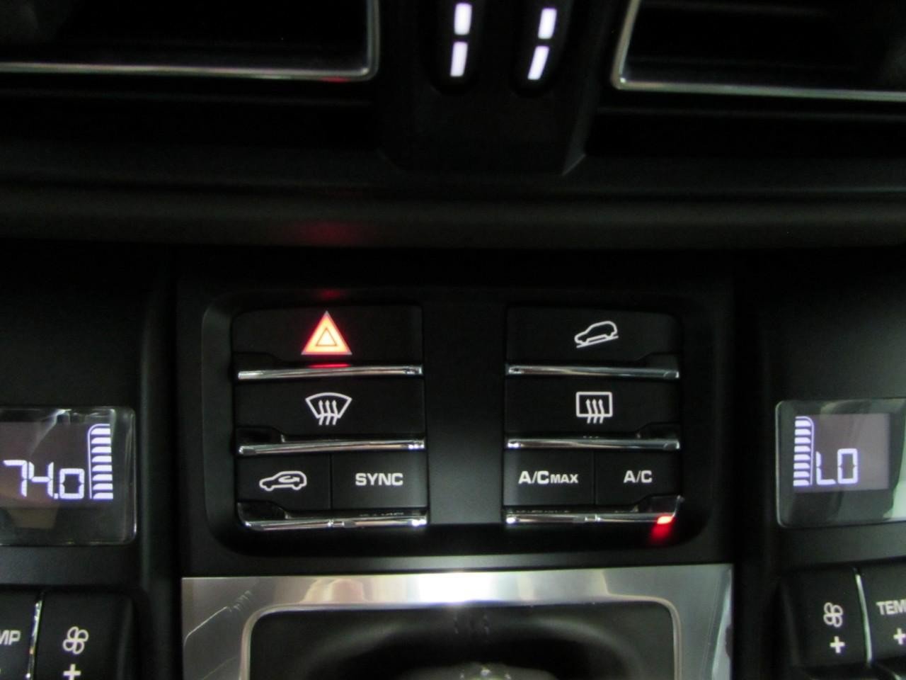 Used 2021 Porsche Macan S AWD/4WD image 31
