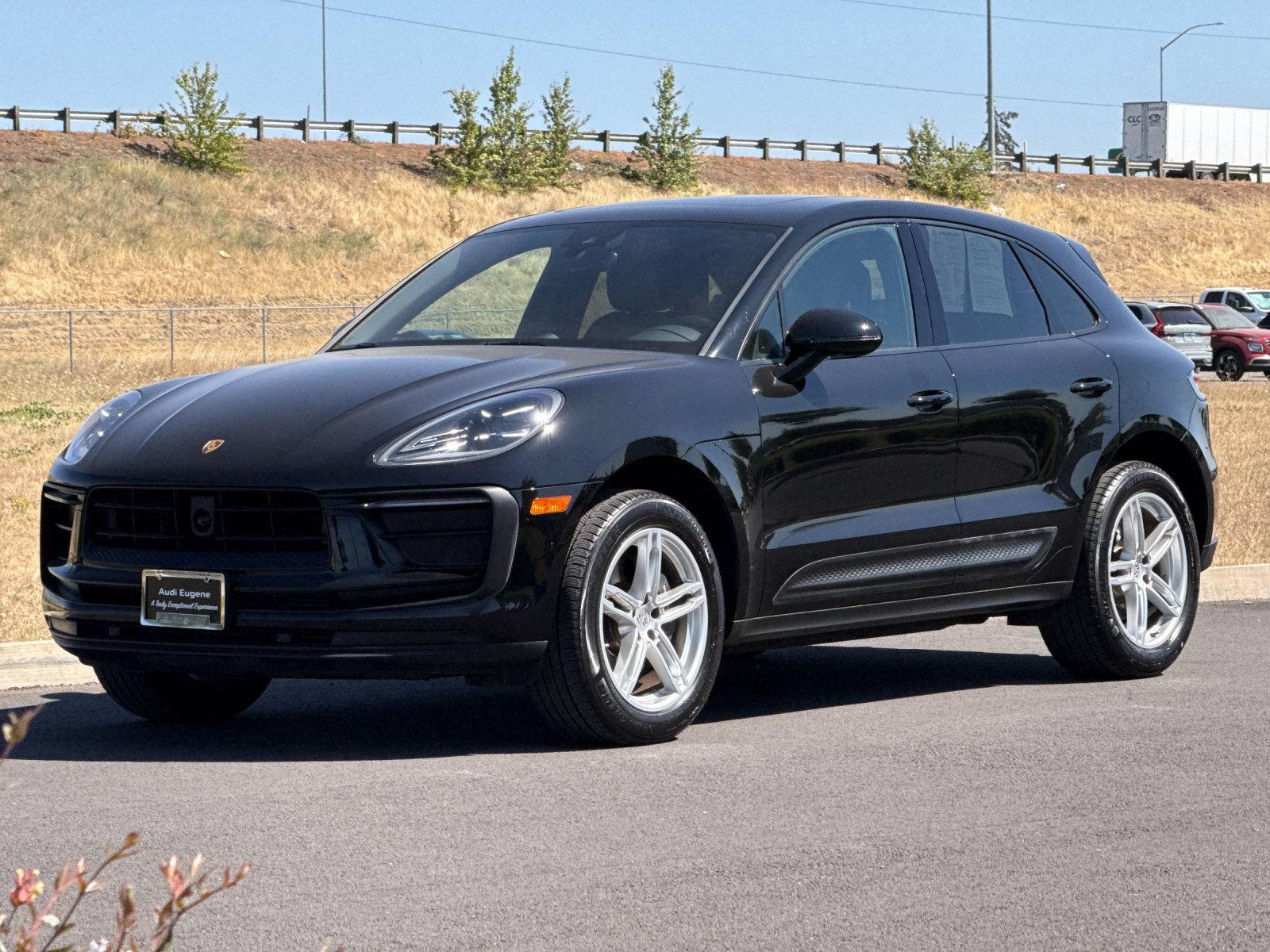 Used 2024 Porsche Macan w/ Premium Plus Package AWD/4WD image 7
