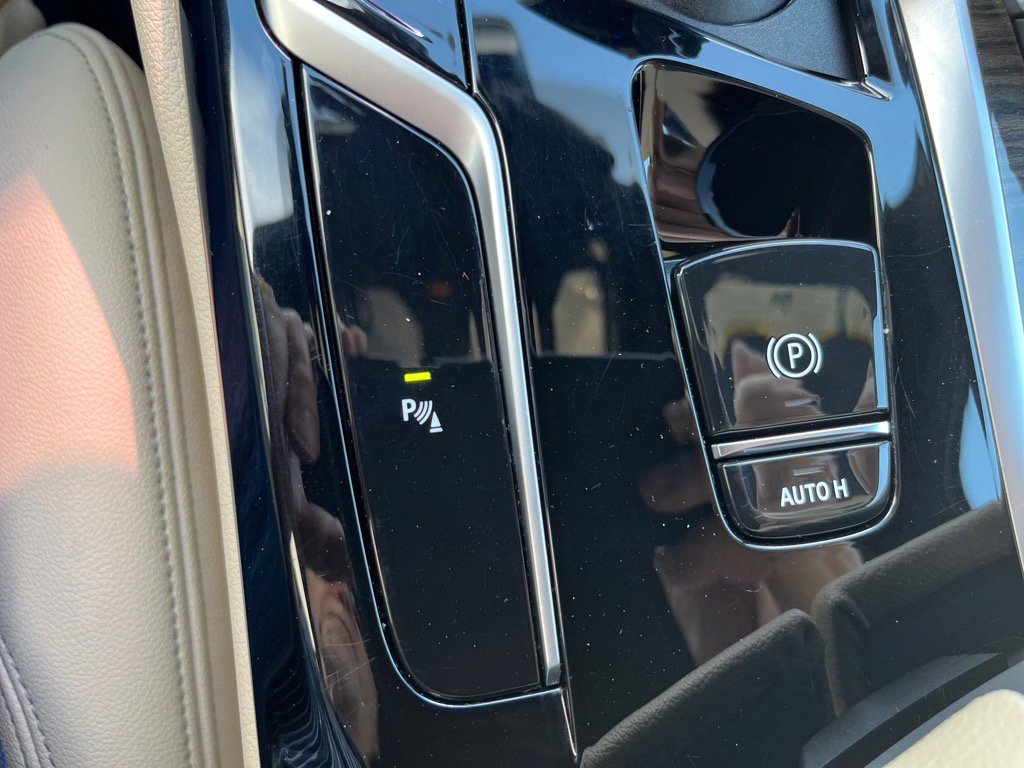 Used 2021 BMW 530i xDrive w/ Convenience Package image 28