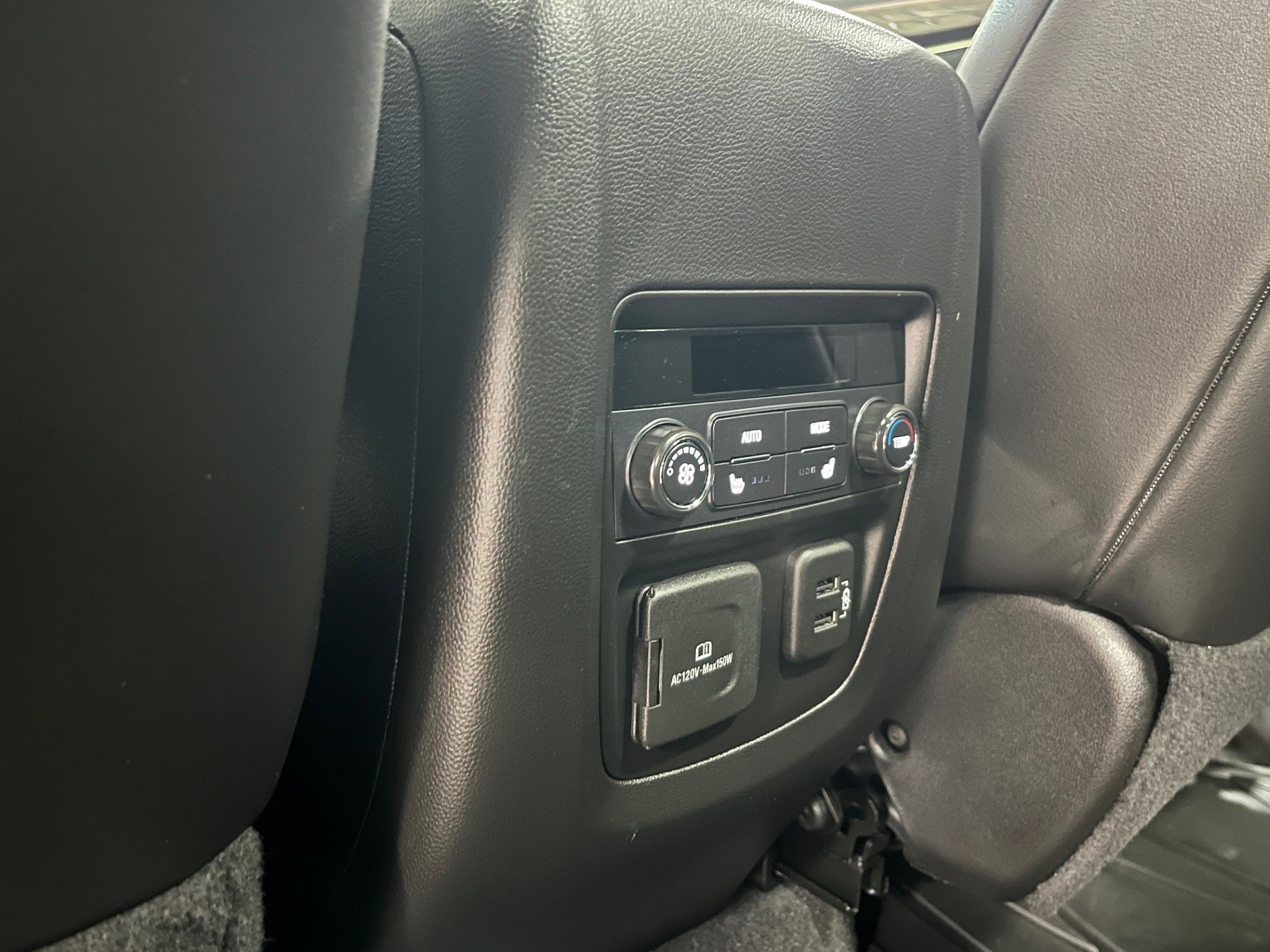 Certified 2024 Buick Enclave Avenir w/ Avenir Technology Package image 11