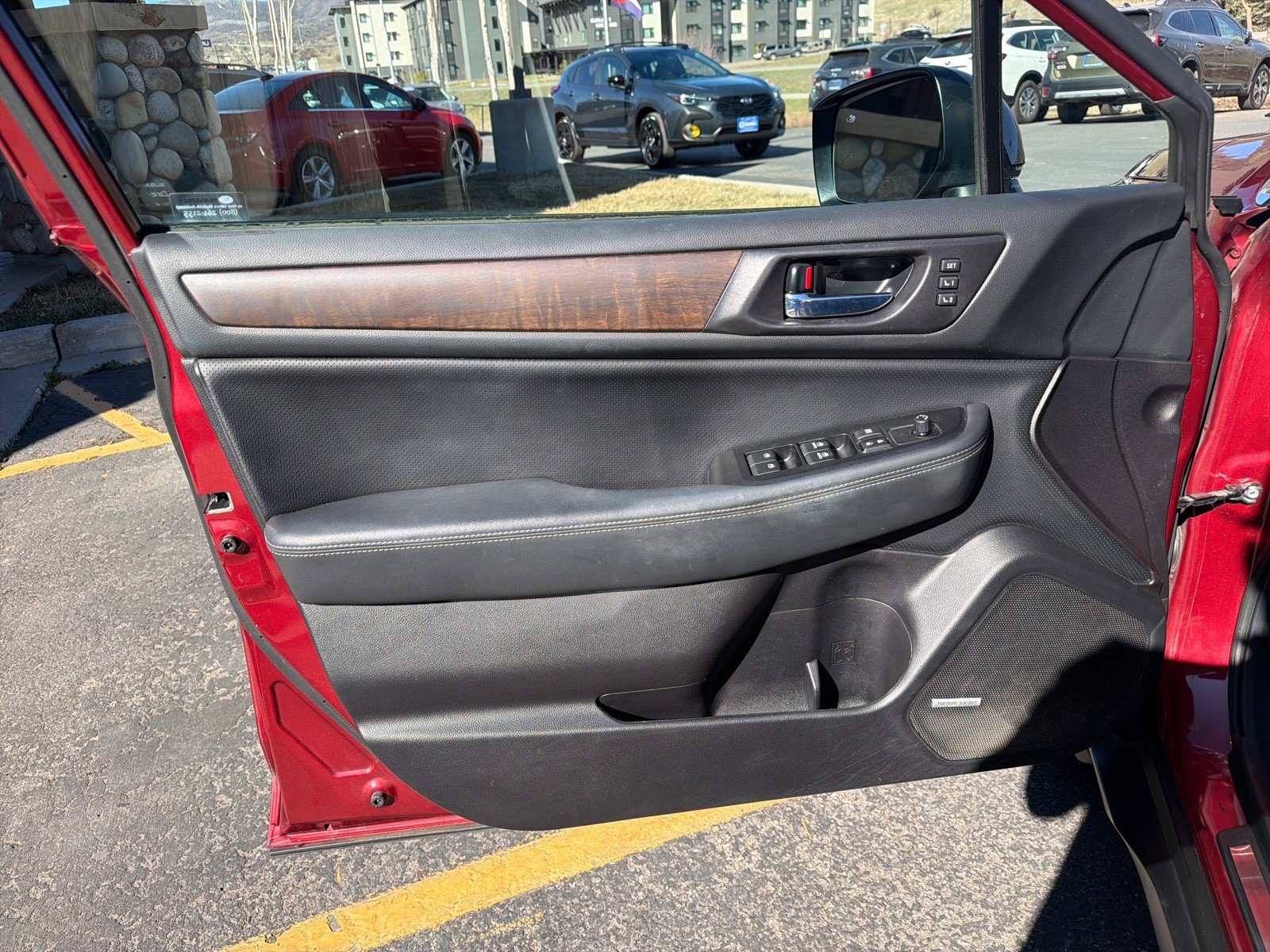 Used 2017 Subaru Outback 3.6R Limited image 12