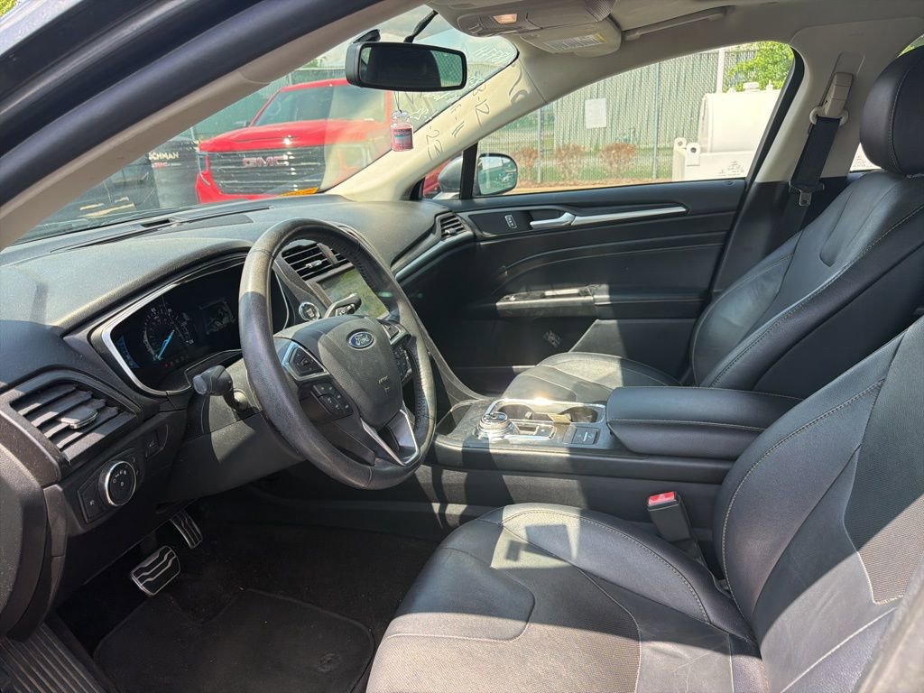 Used 2018 Ford Fusion Titanium FWD image 11