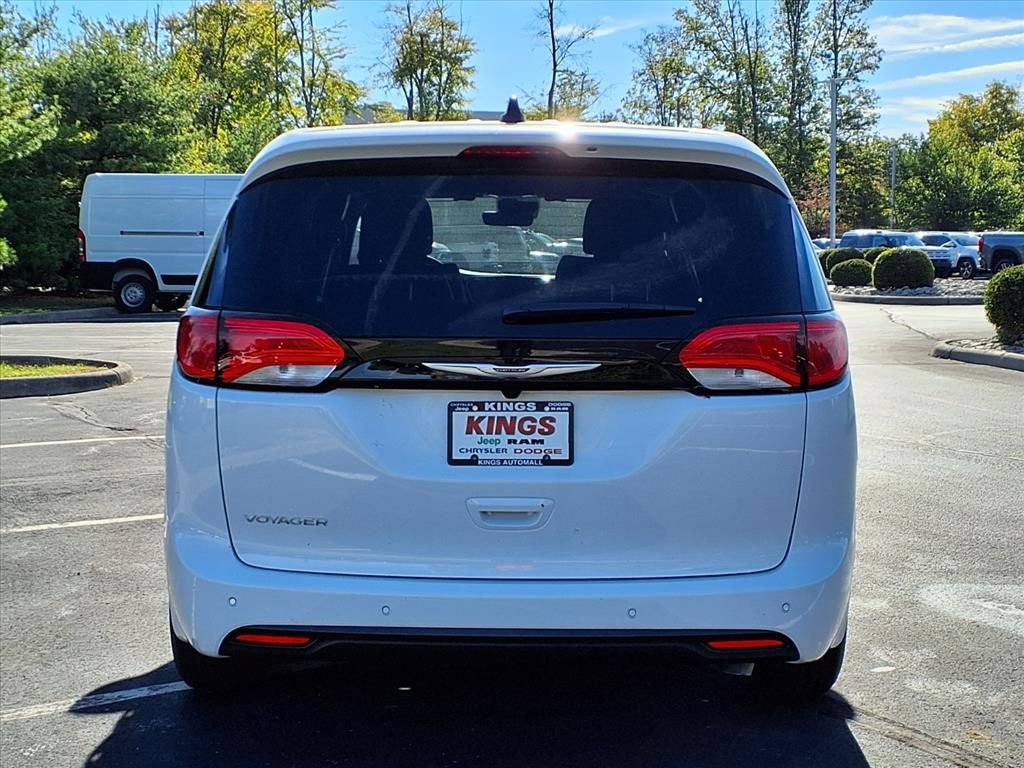 New 2026 Chrysler Voyager LX image 5