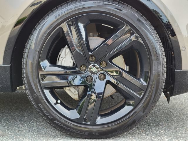 Used 2025 Land Rover Discovery Dynamic SE AWD/4WD image 14