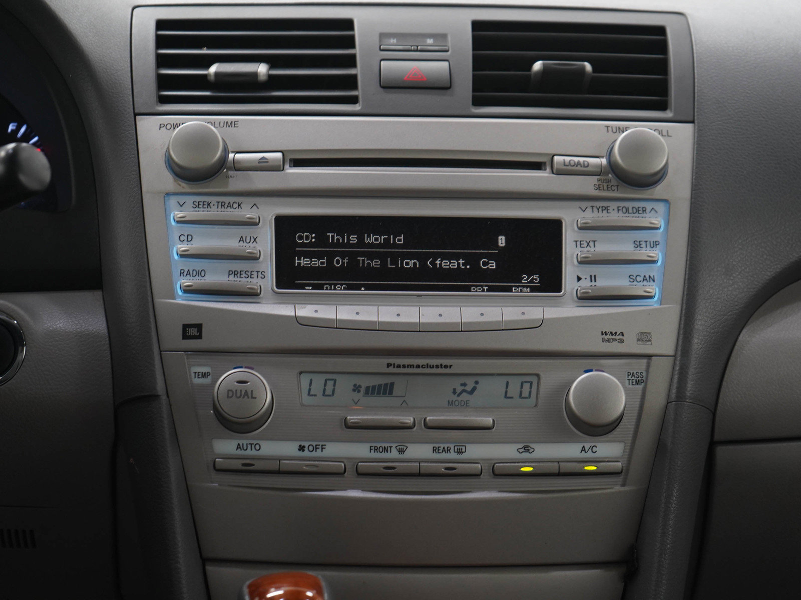 Used 2011 Toyota Camry XLE w/ XLE Extra-Value Pkg #1 FWD image 16
