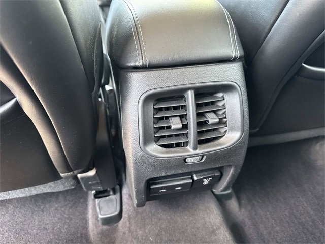 Used 2019 Jeep Cherokee Latitude Plus w/ Comfort/Convenience Group image 17