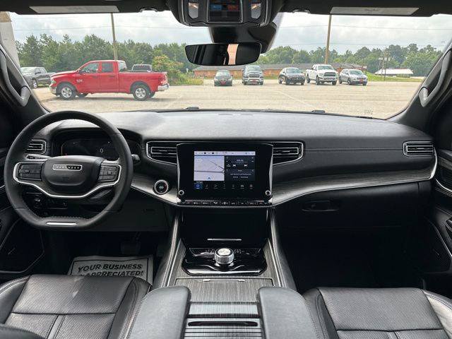 Certified 2024 Jeep Wagoneer Series II w/ Flexible Seating Group RWD image 36