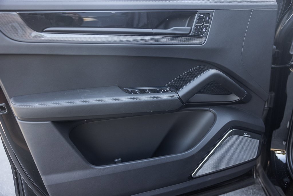 Certified 2025 Porsche Cayenne GTS image 15