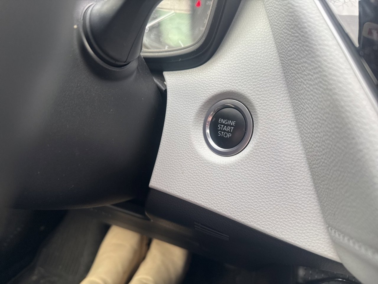 Used 2023 Toyota Corolla SE image 6