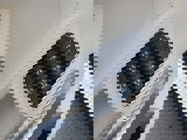 Used 2021 Mercedes-Benz GLB 250 4MATIC image 15