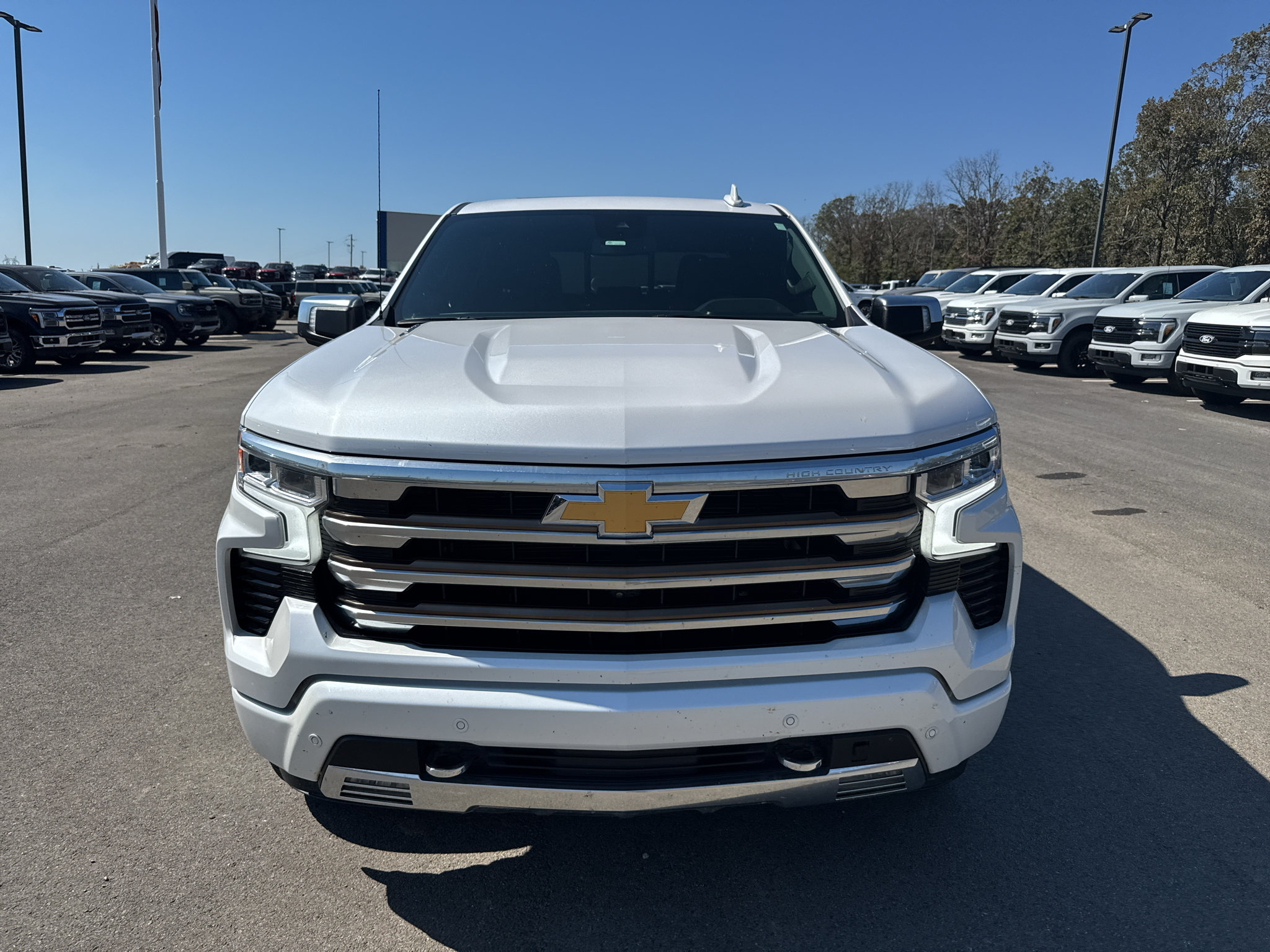 Used 2022 Chevrolet Silverado 1500 High Country AWD/4WD image 2