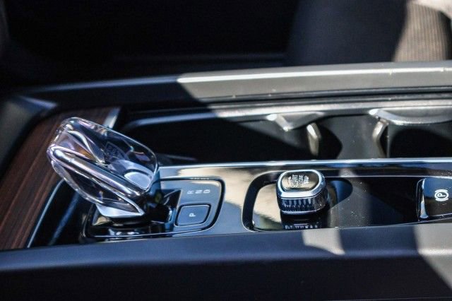 Used 2023 Volvo XC60 B5 Ultimate w/ Climate Package image 20