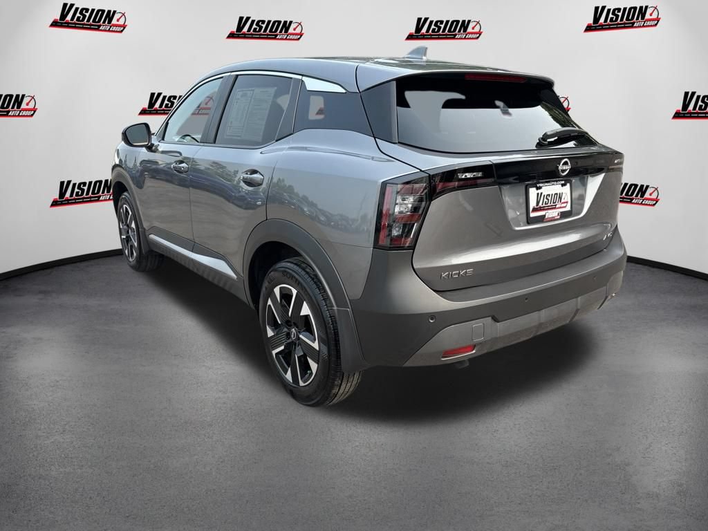 Used 2025 Nissan Kicks SV AWD/4WD image 7