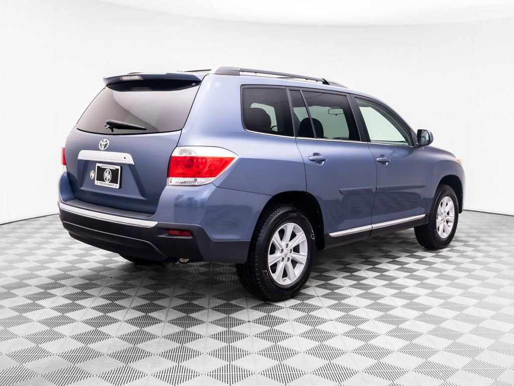 Used 2012 Toyota Highlander FWD w/ Tech Pkg image 7