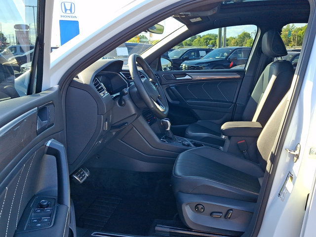 Used 2024 Volkswagen Tiguan SE R-Line AWD/4WD image 14