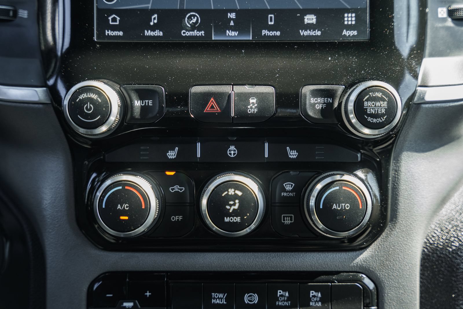 Used 2022 RAM 2500 Big Horn w/ Night Edition AWD/4WD image 42