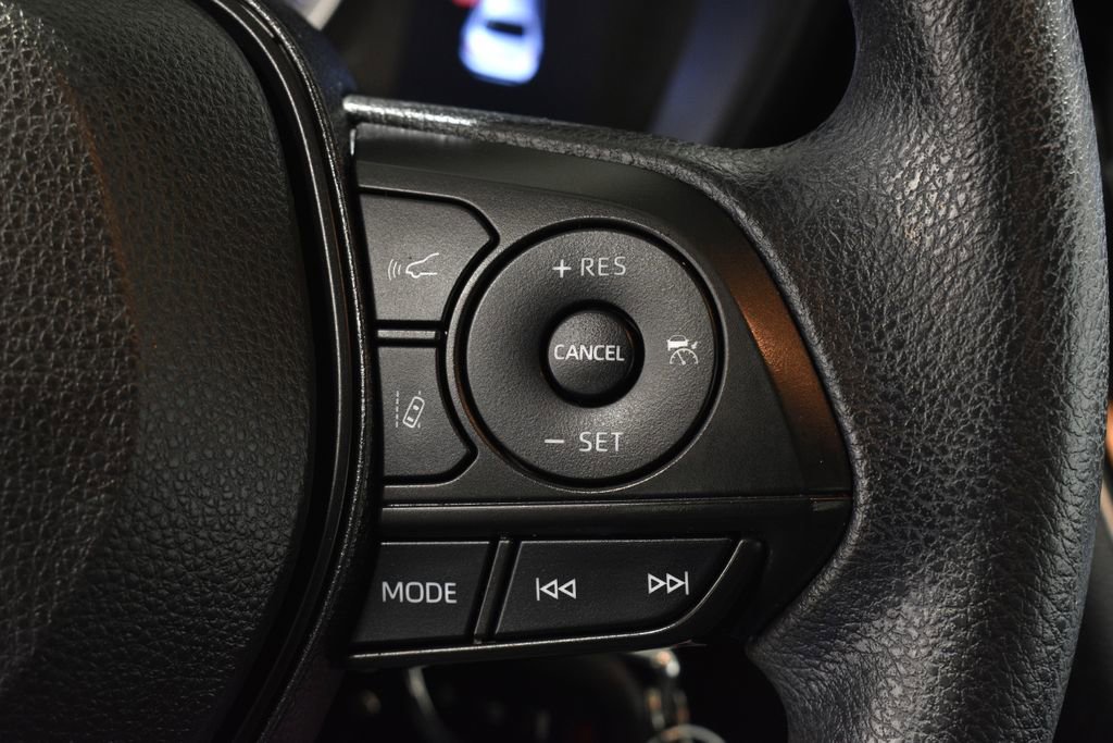 Used 2022 Toyota Corolla LE image 18