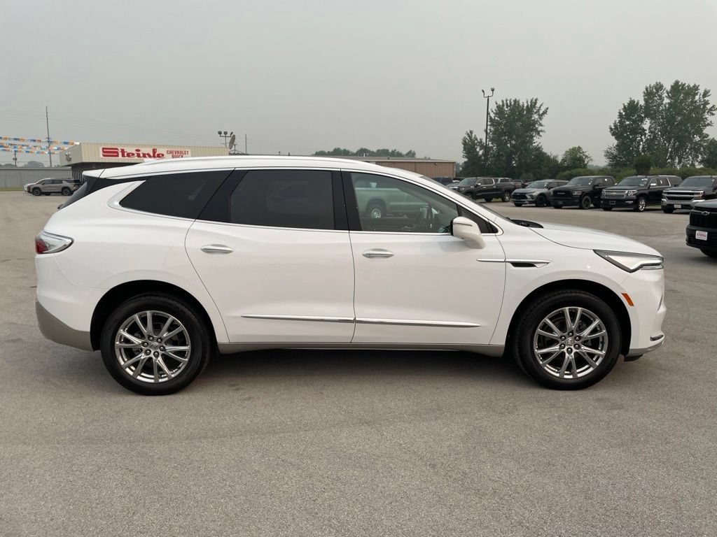 Used 2024 Buick Enclave Premium w/ Experience Buick Package FWD image 10