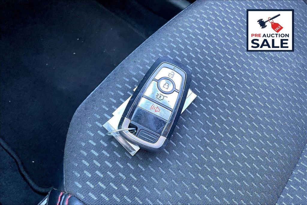 Used 2025 Ford Escape ST-Line AWD/4WD image 11