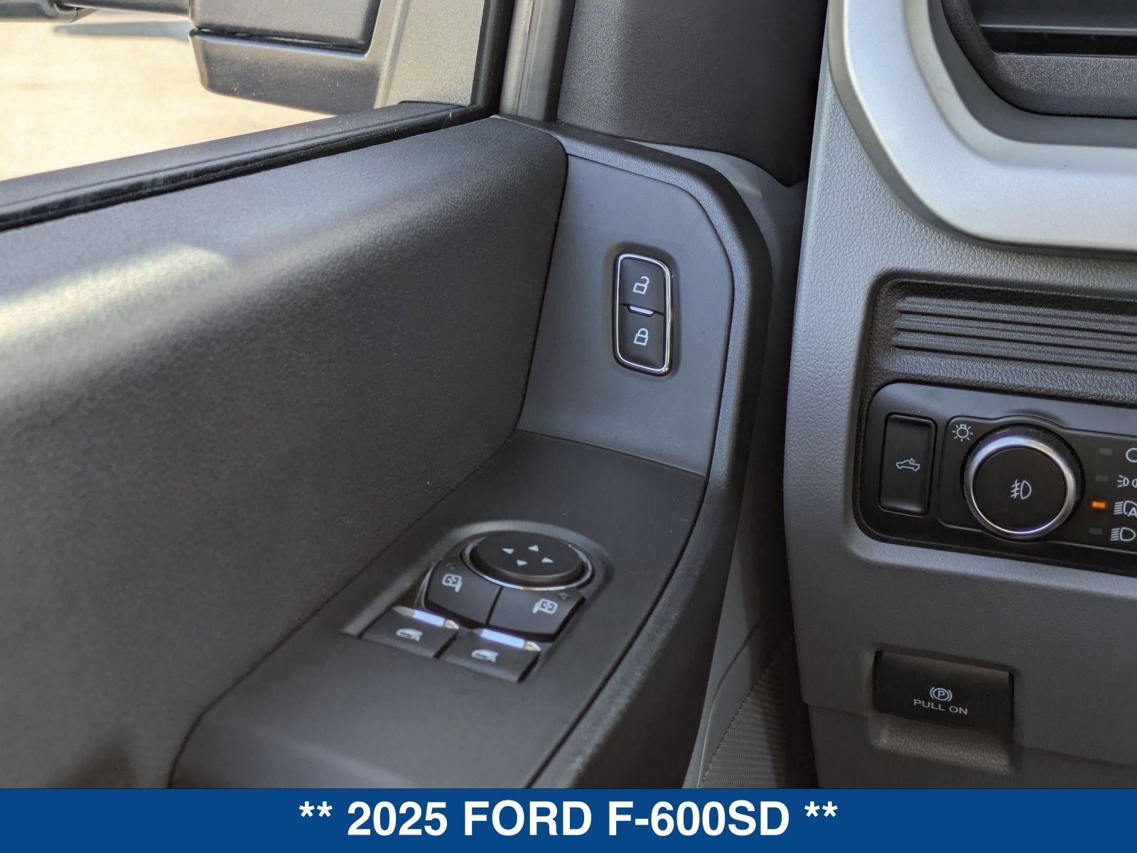 New 2025 Ford F600 4x4 Regular Cab Super Duty w/ XL Chrome Package image 18