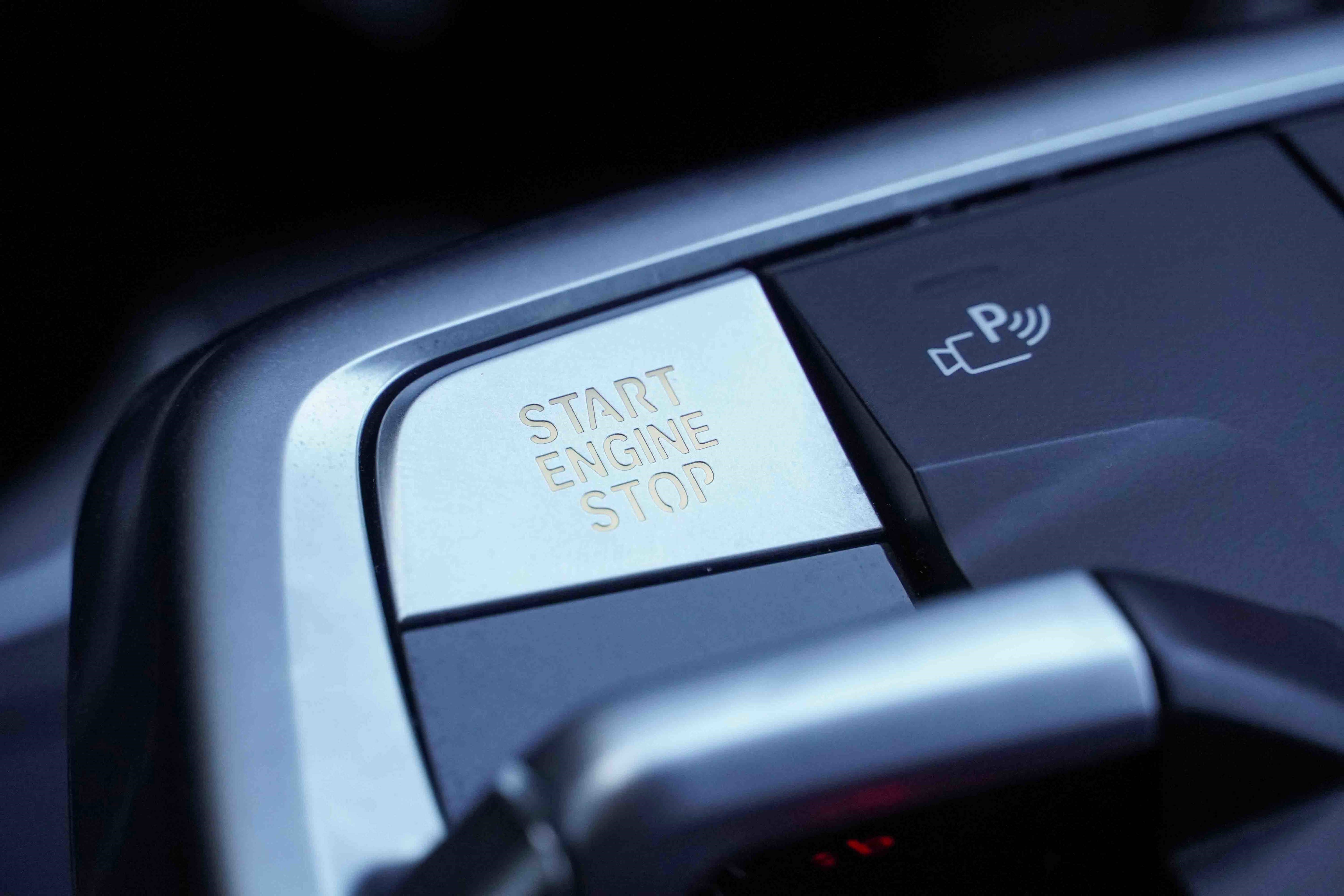 Certified 2025 BMW X2 xDrive28i w/ Premium Package image 19