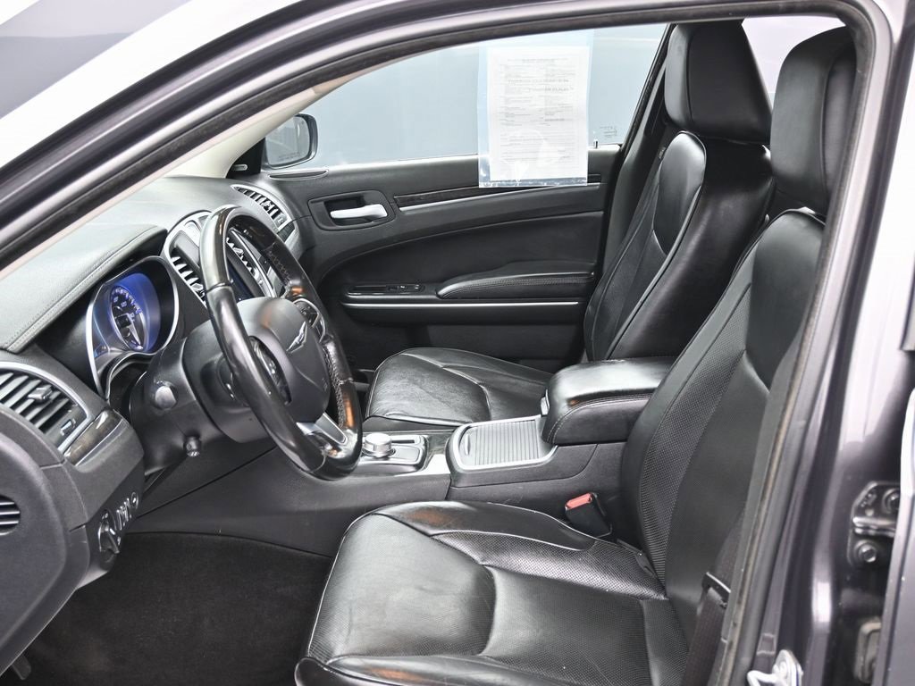 Used 2019 Chrysler 300 Limited image 16