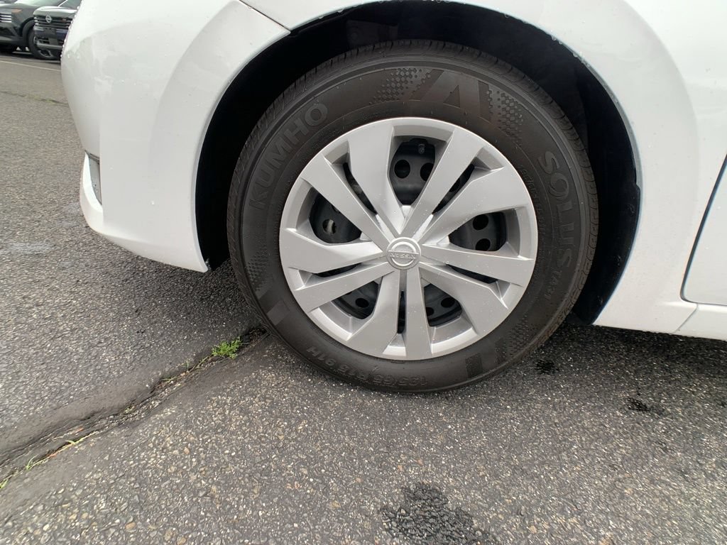 Used 2025 Nissan Versa S FWD image 34