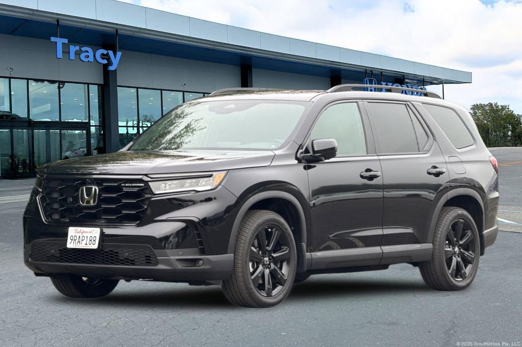 Certified 2025 Honda Pilot Black Edition image 14