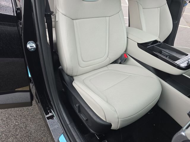 New 2025 Hyundai Tucson Limited image 18