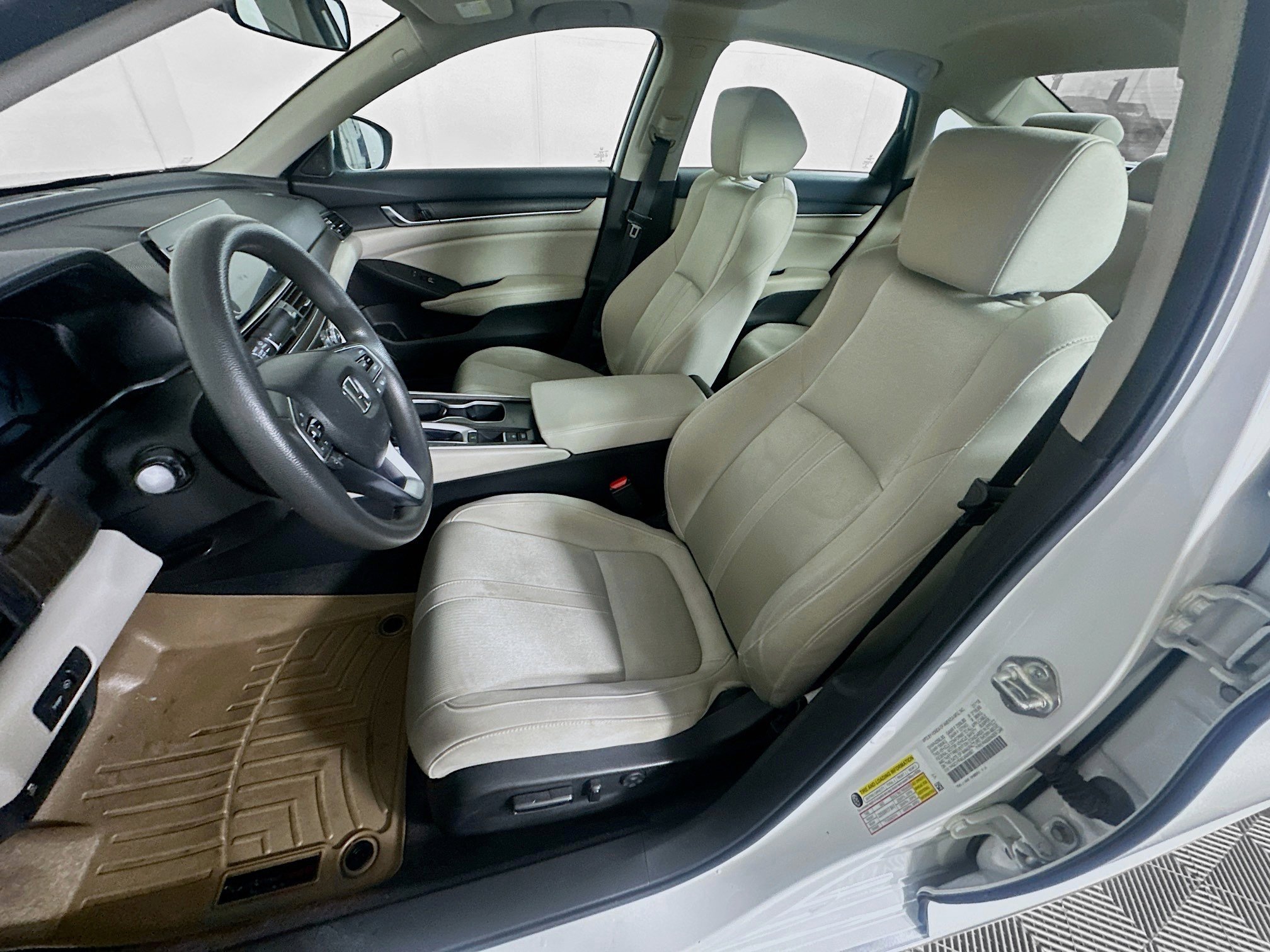 Used 2018 Honda Accord EX image 13