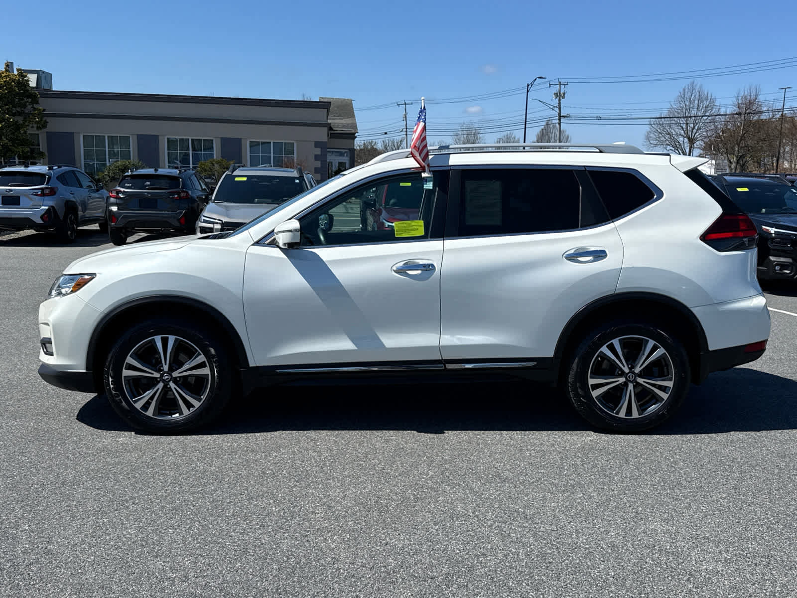 Used 2017 Nissan Rogue SL w/ SL Premium Package image 4