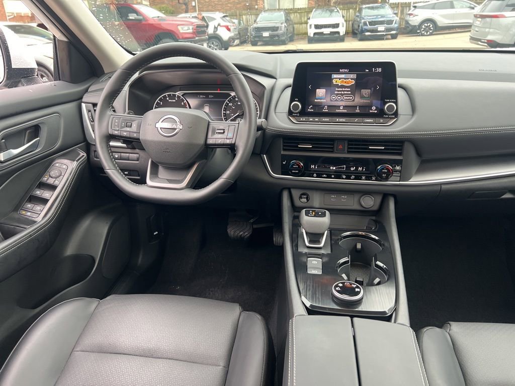Certified 2026 Nissan Rogue SV w/ SV Premium Package image 19