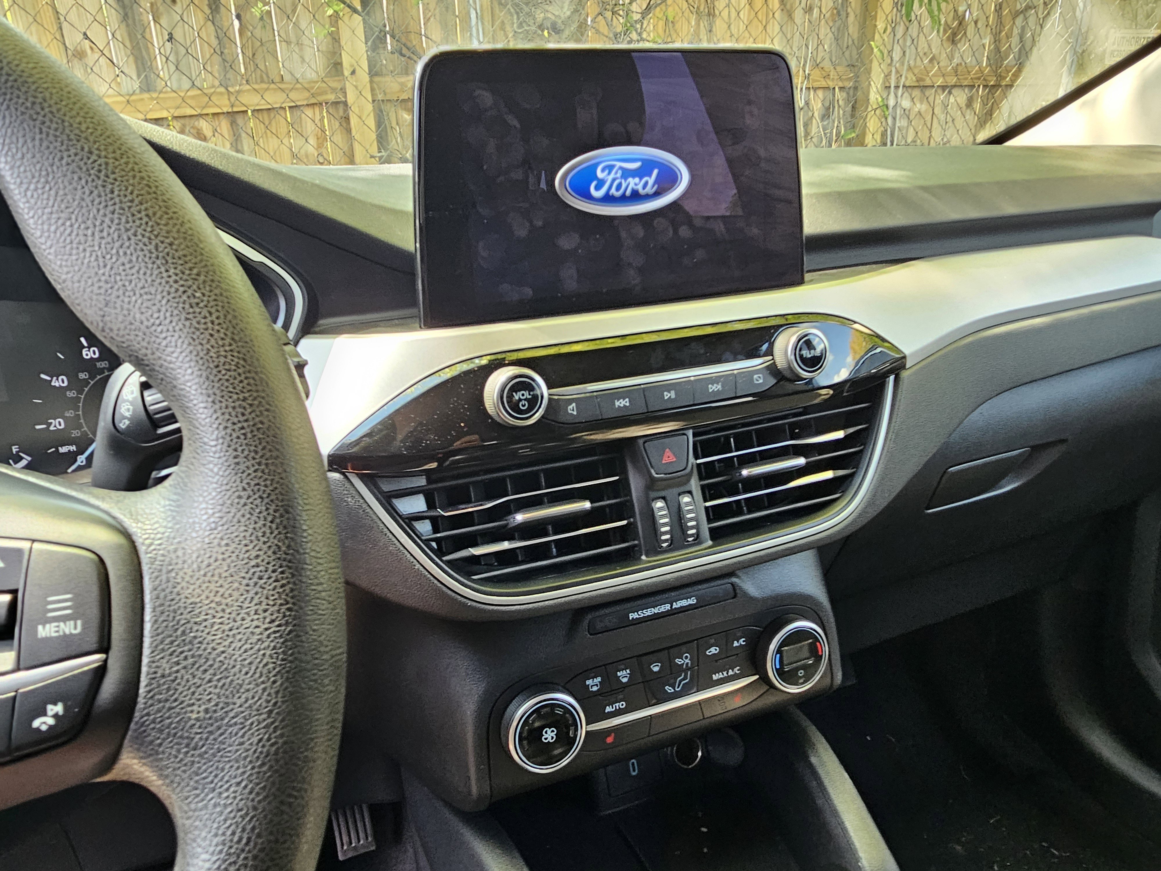 Used 2020 Ford Escape SE image 9