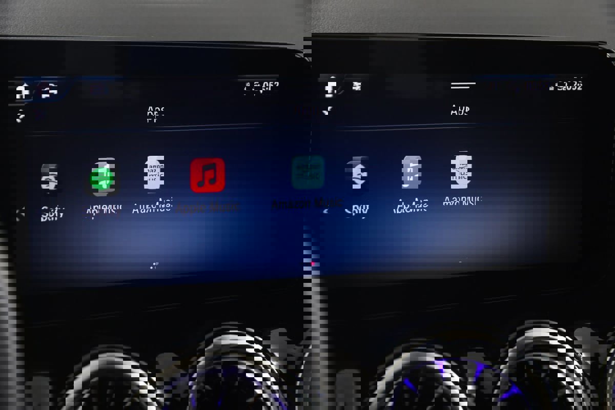 Used 2024 Mercedes-Benz GLA 35 AMG 4MATIC image 45