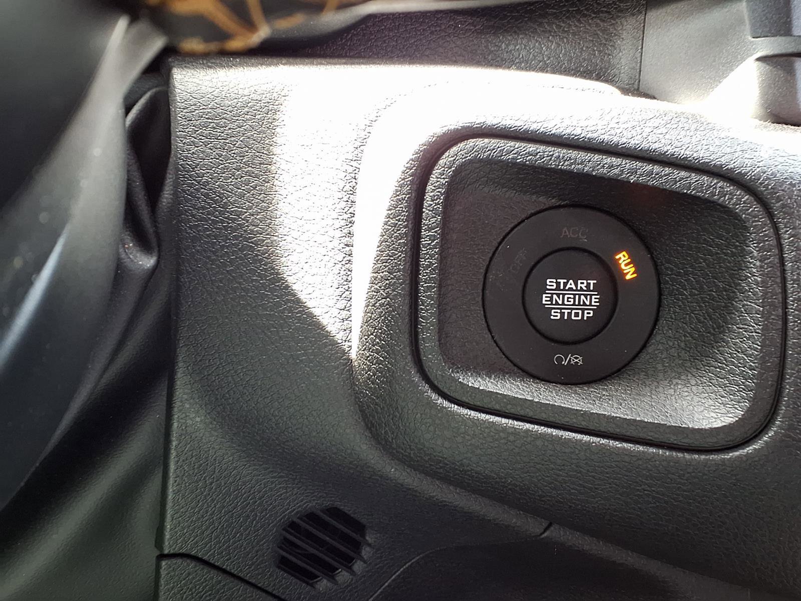 Used 2024 Jeep Wrangler Sport S image 8