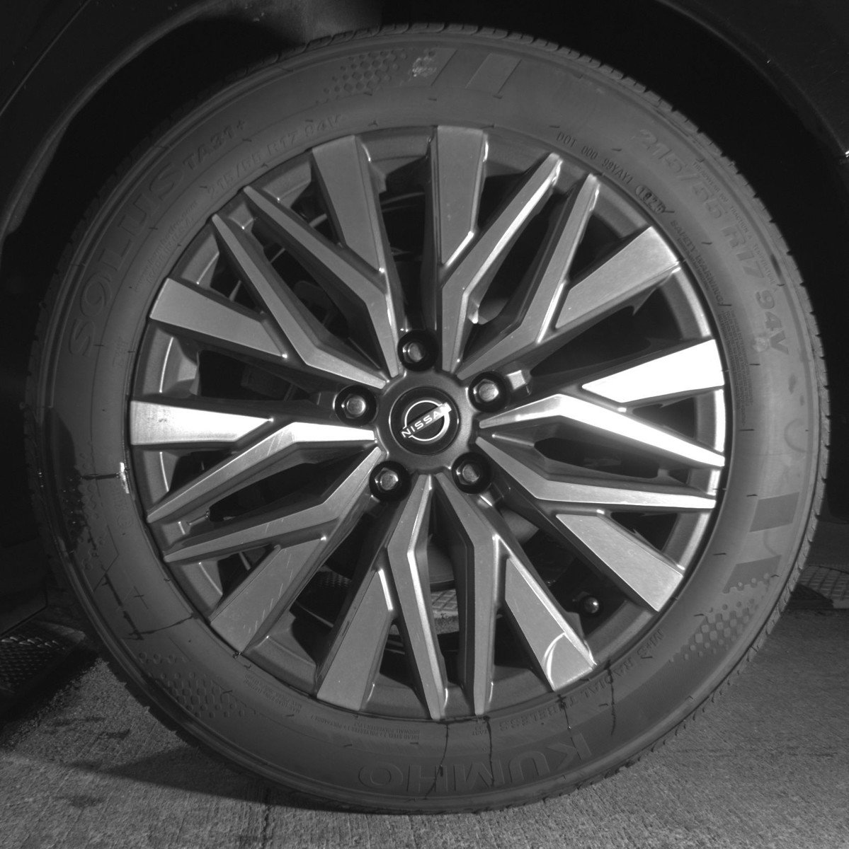 Used 2025 Nissan Altima 2.5 SV FWD image 14