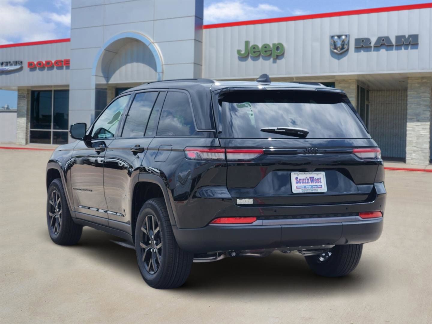 New 2026 Jeep Grand Cherokee Altitude AWD/4WD image 4