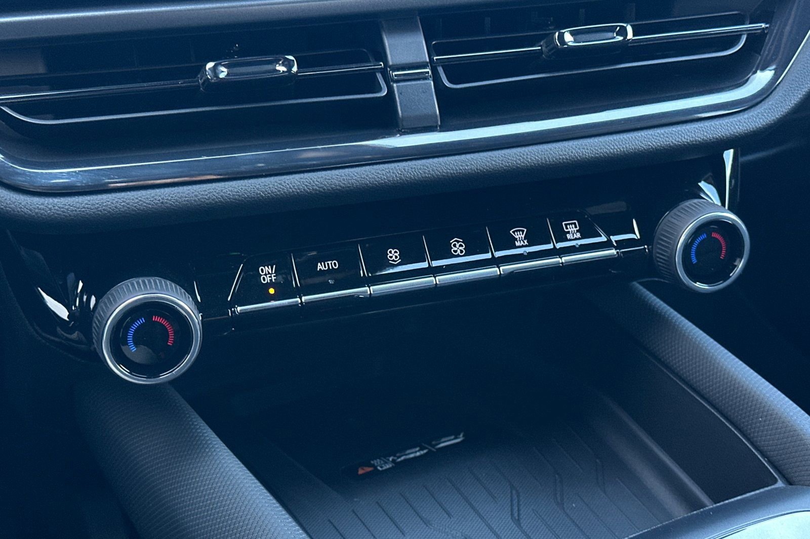 New 2025 Chevrolet Equinox EV RS w/ Active Safety Package 3 AWD/4WD image 21