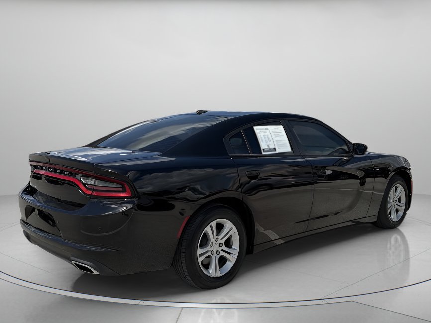 Used 2020 Dodge Charger SXT RWD image 3
