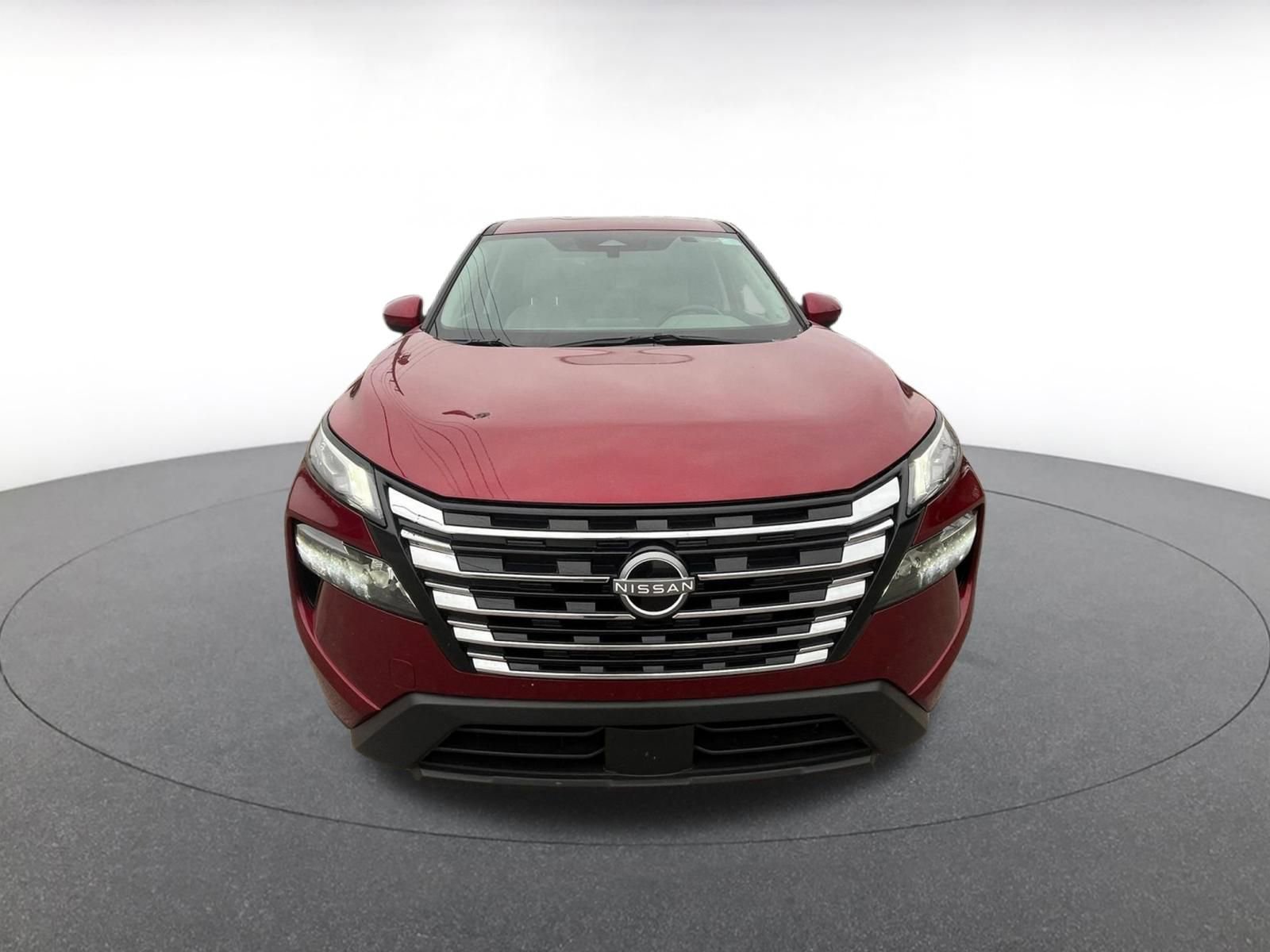 Used 2025 Nissan Rogue SV FWD image 2