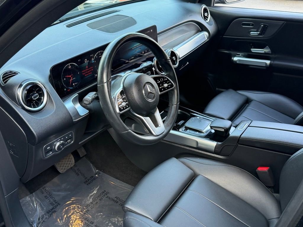 Used 2023 Mercedes-Benz GLB 250 w/ Premium Package image 24