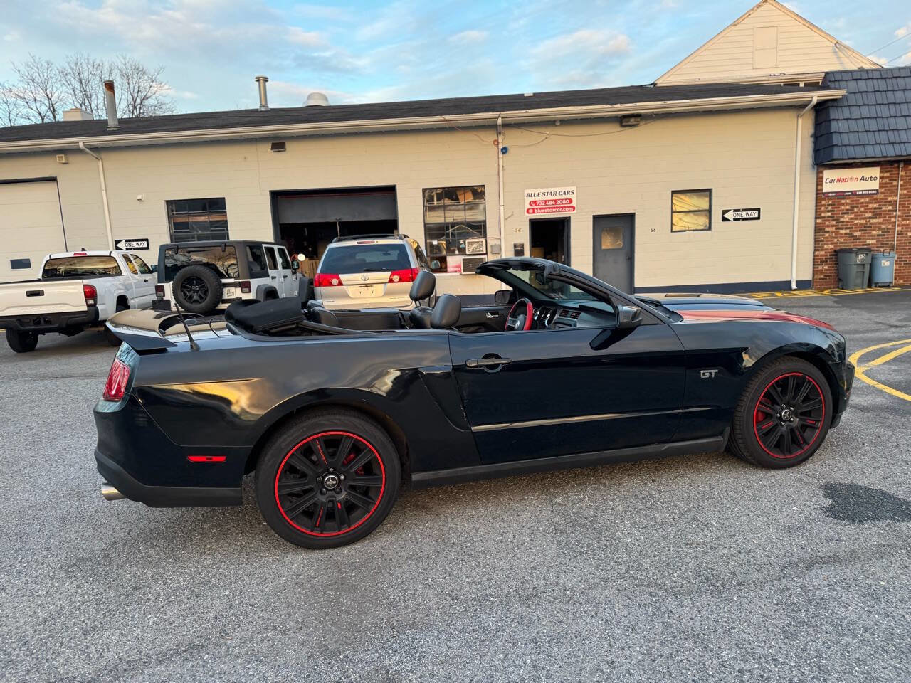 Used 2010 Ford Mustang GT Premium image 7