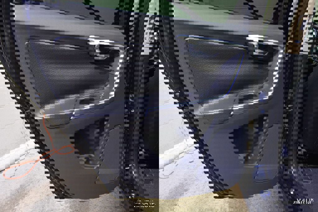 Used 2011 Volvo XC60 3.2 image 9