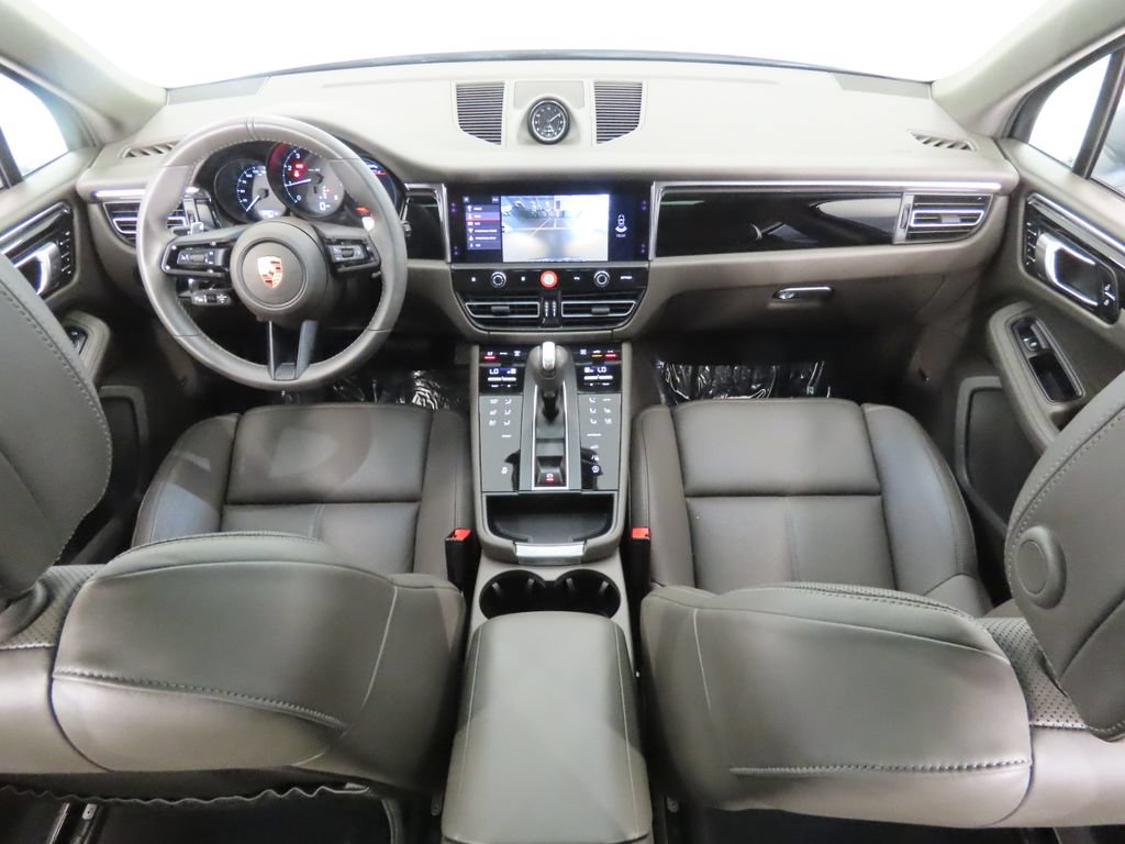 Certified 2026 Porsche Macan AWD/4WD image 15
