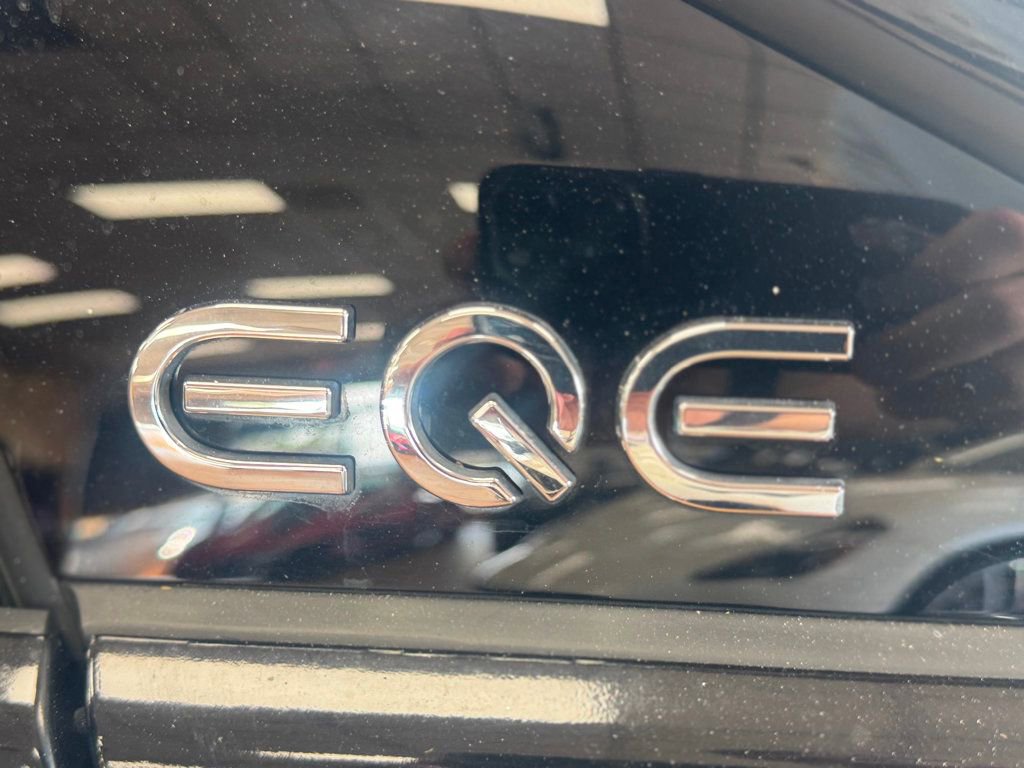 Used 2023 Mercedes-Benz EQE 500 4MATIC Sedan image 11